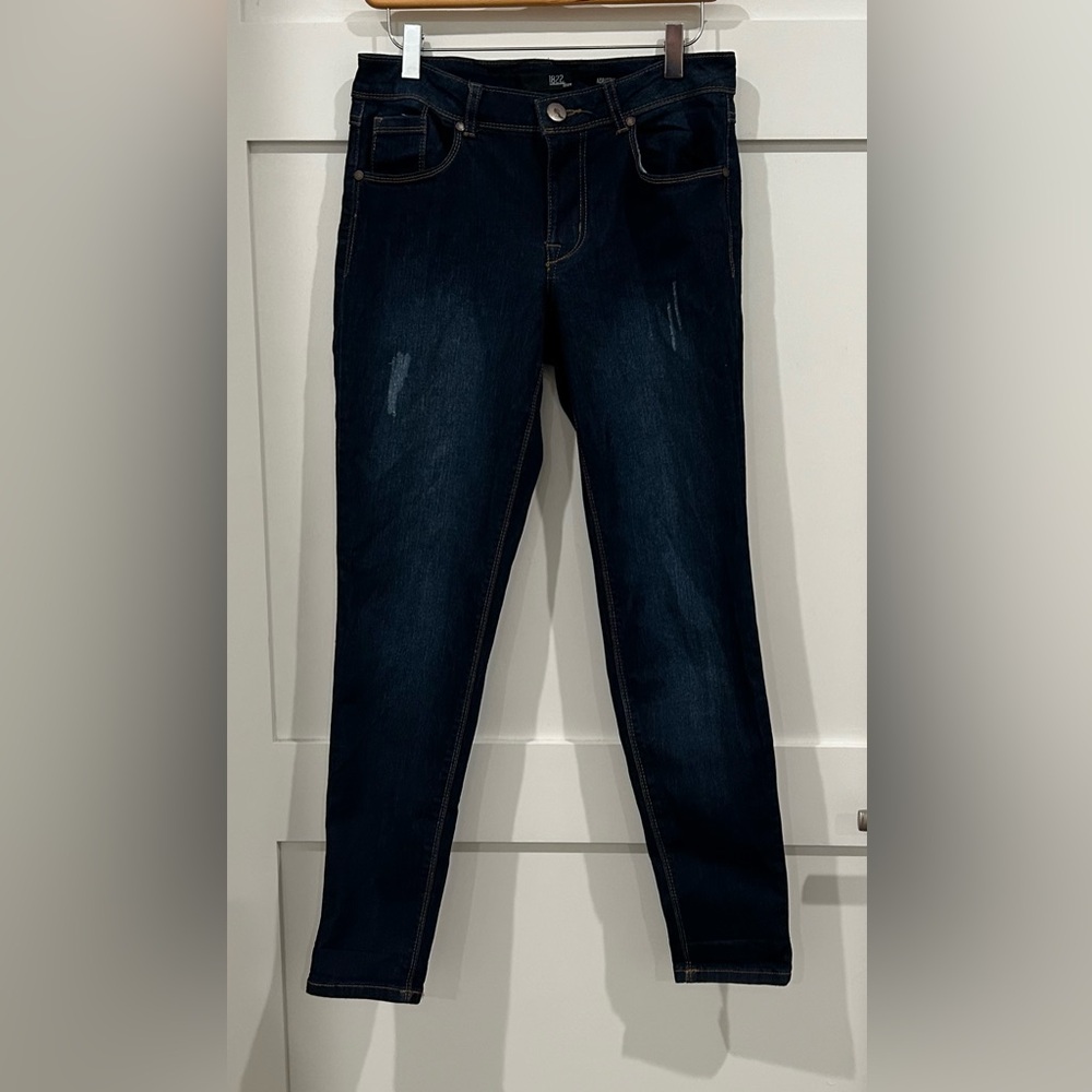 1822 Denim Adrianna Jeans - Picture 2 of 3